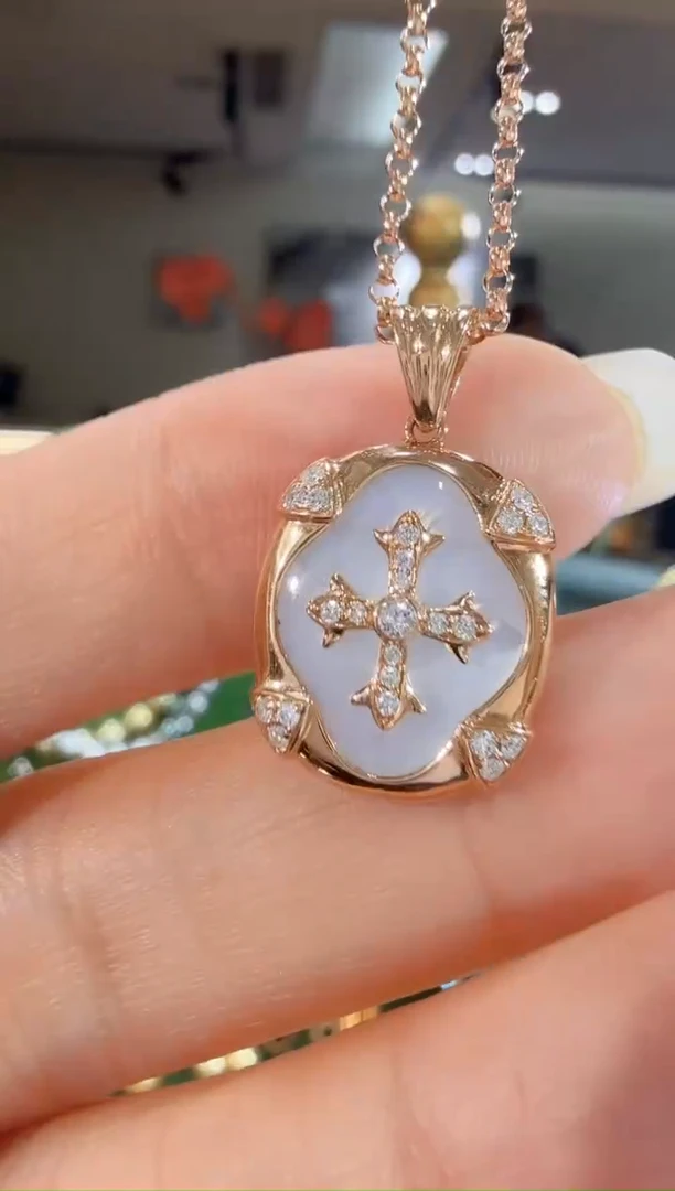 颈饰18K金镶嵌钻石项链