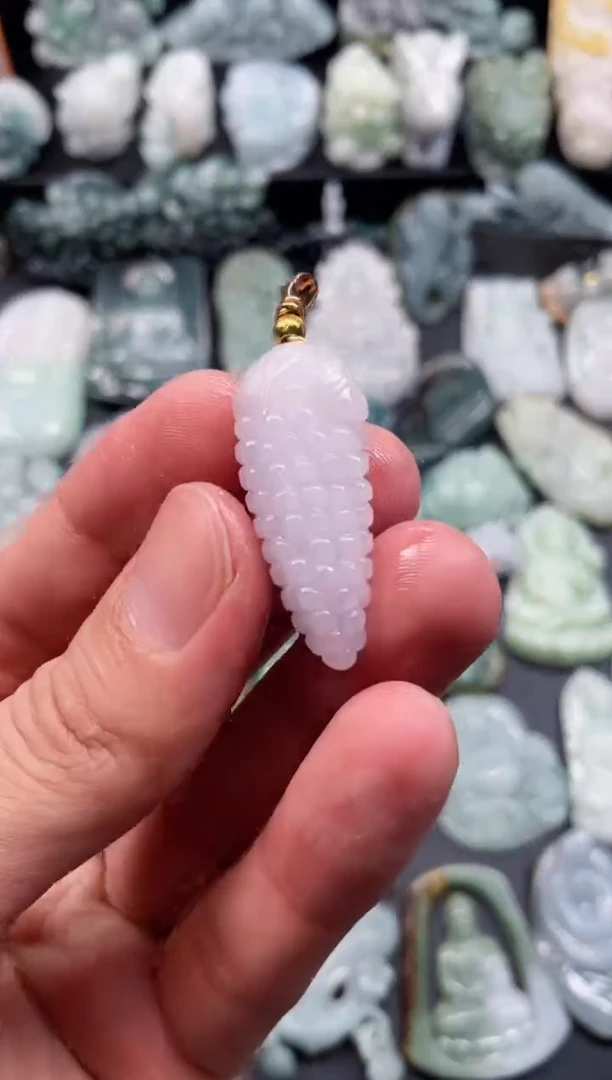 颈饰未镶嵌翡翠69  天然翡翠a货  葡萄