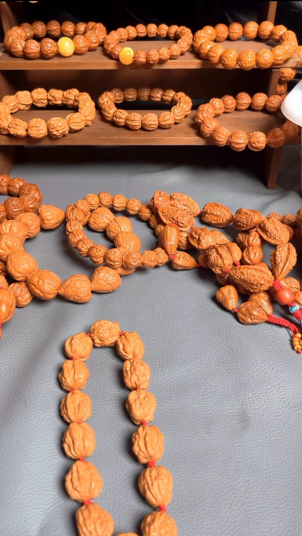 猴头核桃吊坠文玩手串