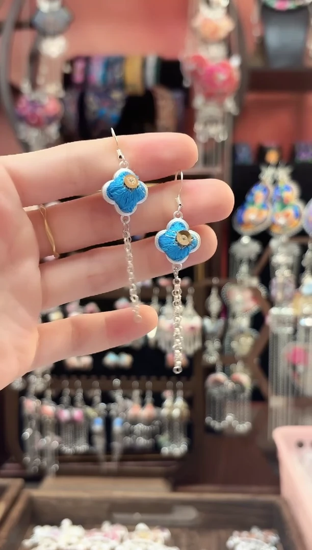 织绣 云织谣民族风精美饰品   467