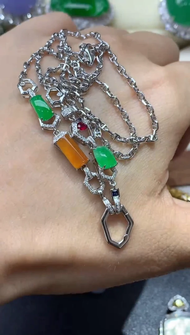 颈饰18K金镶嵌翡翠681-中国好珍宝