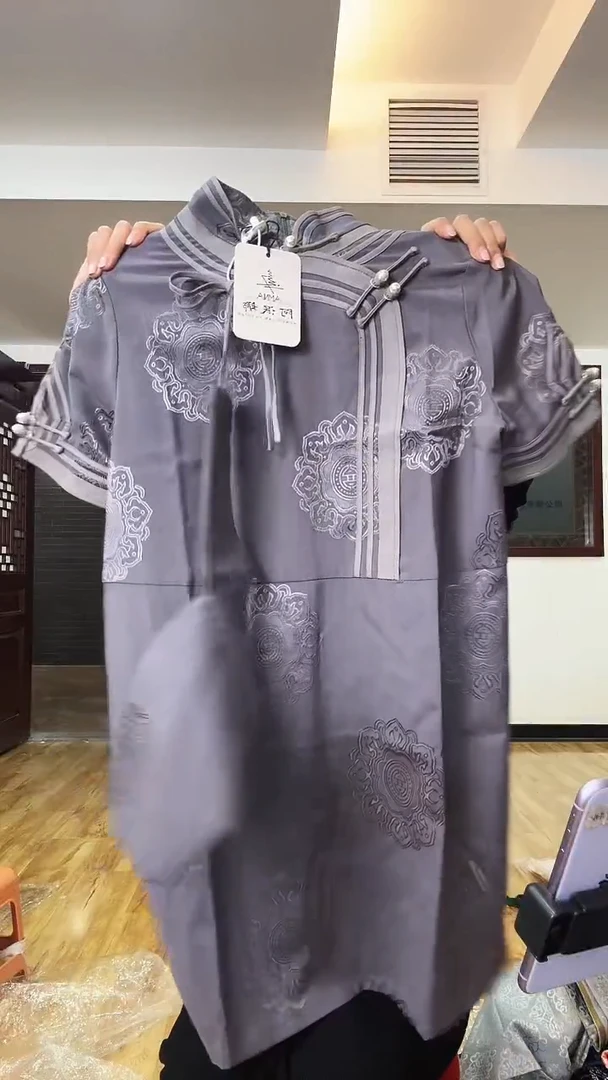 连衣裙       2XL码    125-135斤