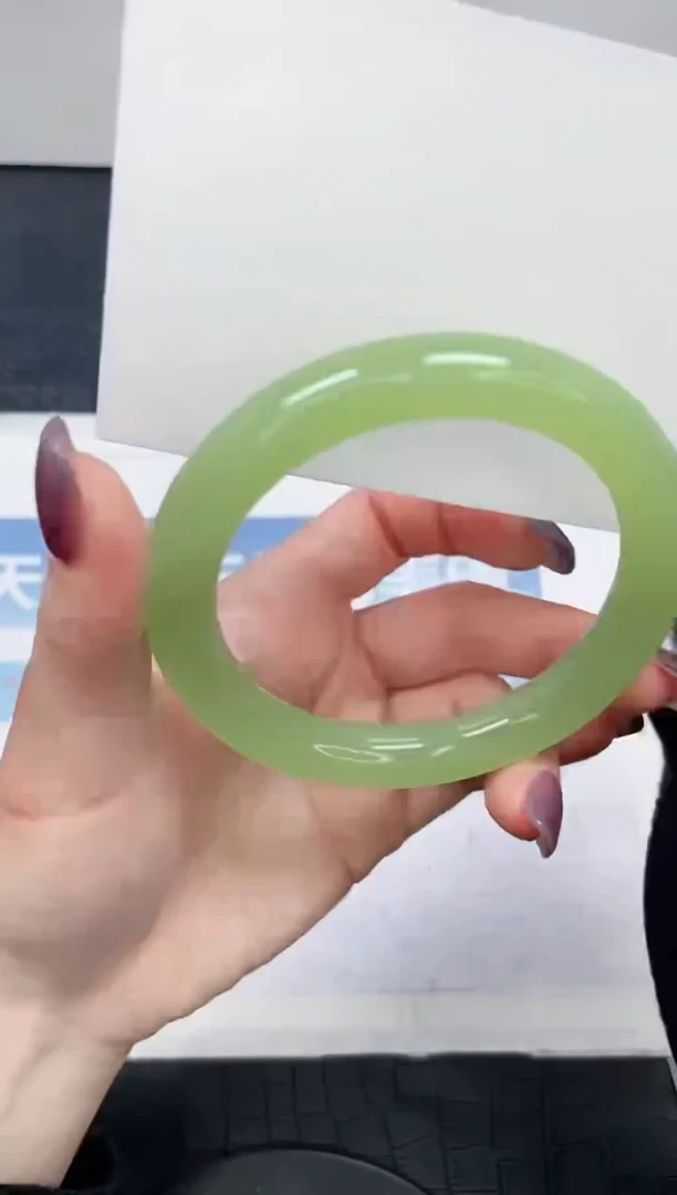 【闪购商品】石英质玉手镯未镶嵌320-60