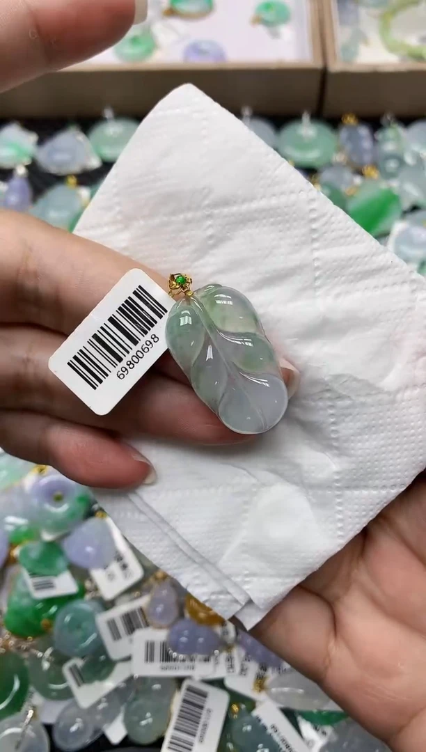 颈饰18K金镶嵌翡翠11111111111111