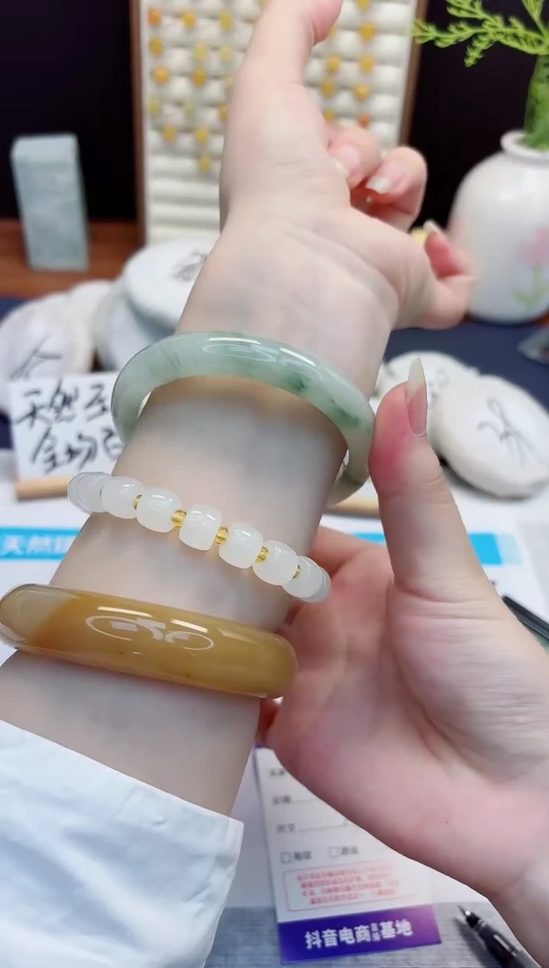 石英质玉手镯未镶嵌36-天山翠-圈口58