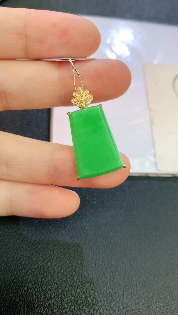 翡翠18K金镶嵌颈饰赠礼盒证书 麦麦