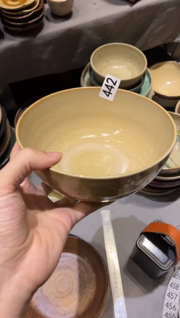 瓷片º**?442微瑕燕麦色面碗1个