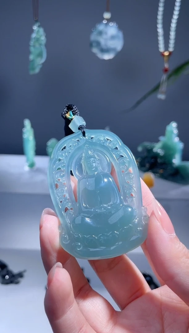 翡翠未镶嵌颈饰素衣