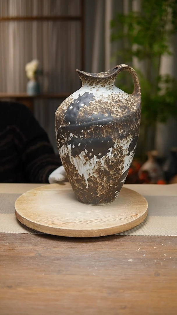 【闪购商品】陶瓷花器诧寂黑奶壶