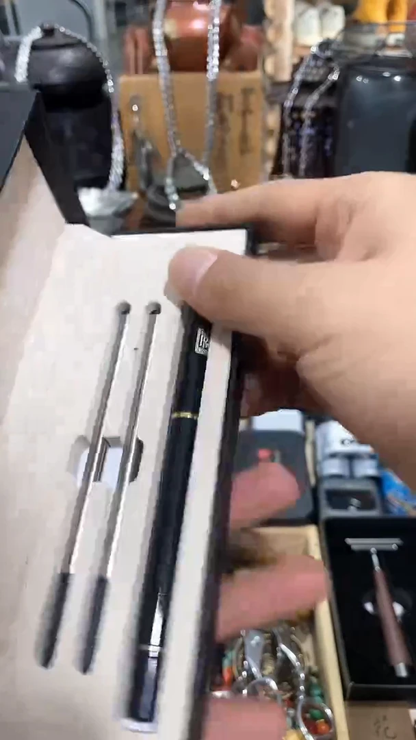瓷片闪购商品  如图所示