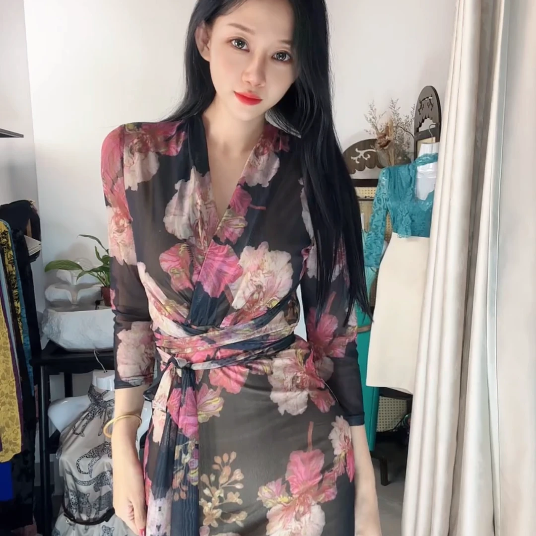 度假风碎花系带背心连衣裙女夏季法式减龄收腰包臀裙长裙