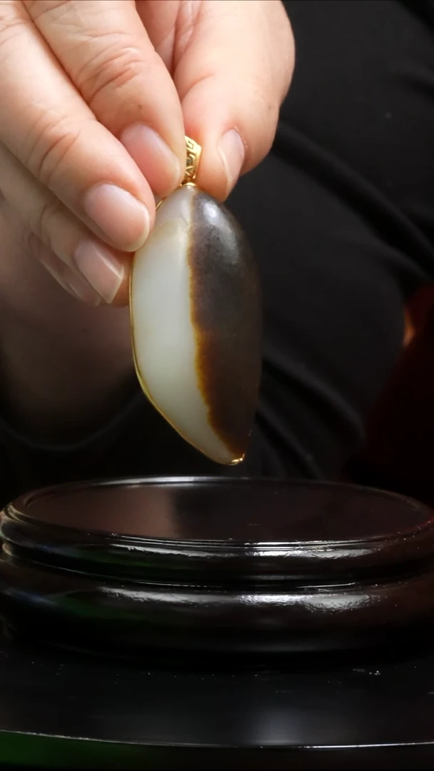 【闪购商品】和田玉吊坠(不含链)18K金镶嵌37.6克和田玉原石