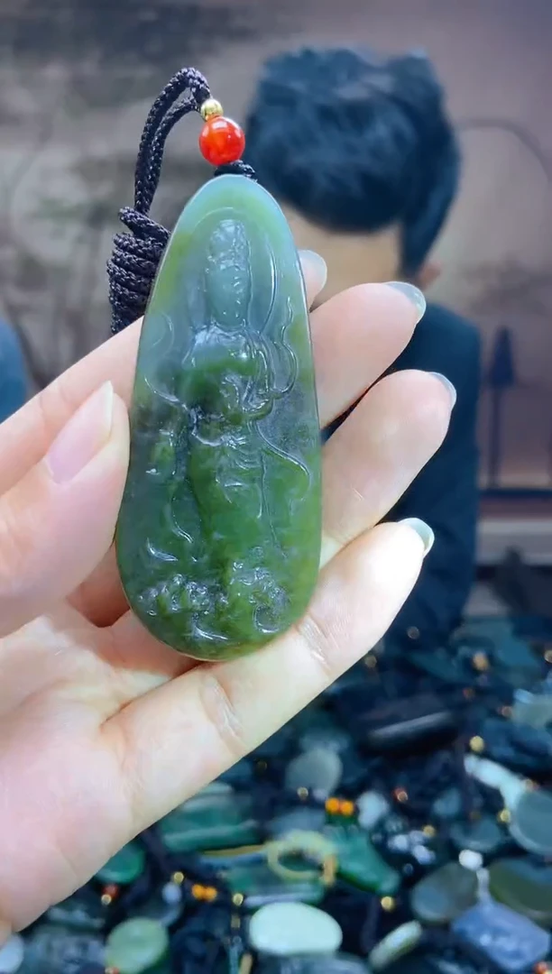 颈饰未镶嵌和田玉1