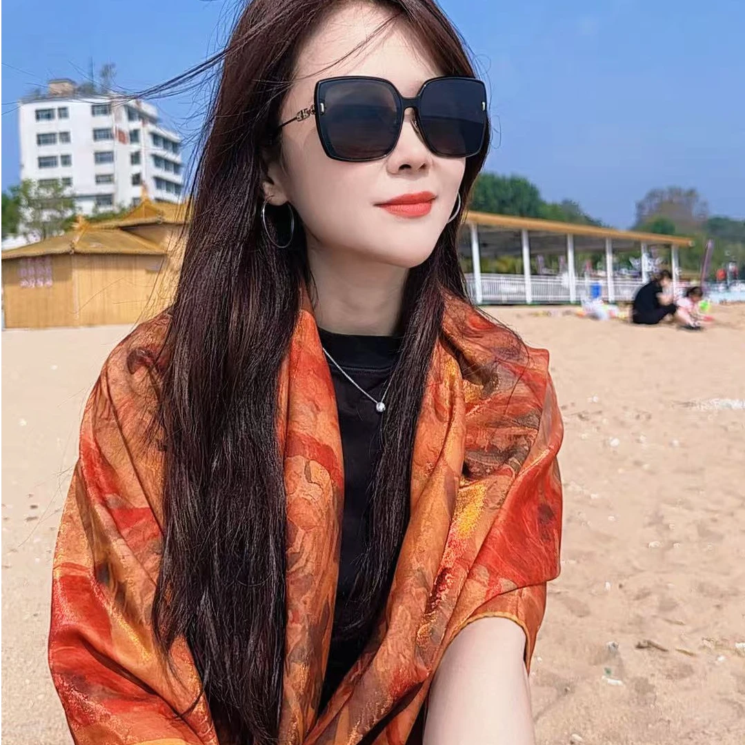 【丝绸之路（新）】新款140*140 浮光油丝 国风围巾女士丝巾