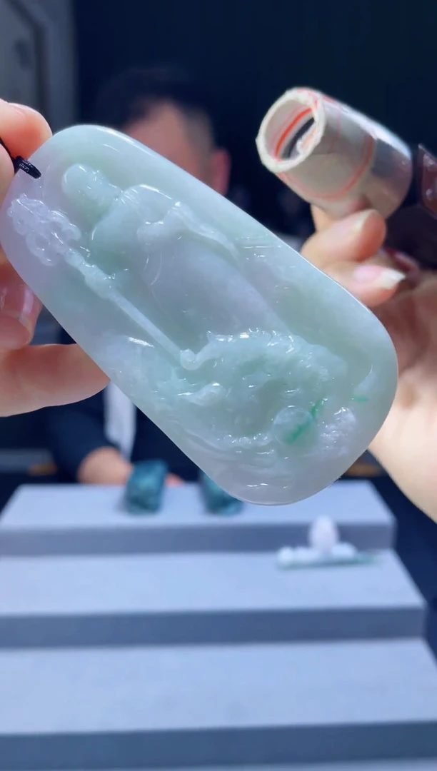 吊坠(赠链)未镶嵌翡翠翡翠