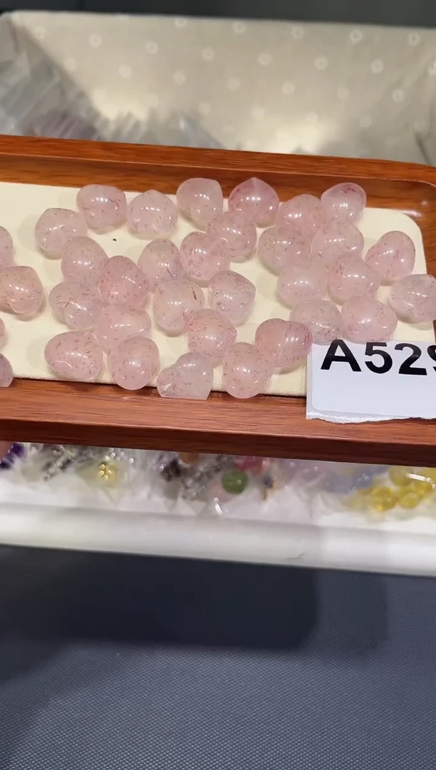 未镶嵌手链石英质玉A529 草莓晶 竖孔 多样性发一