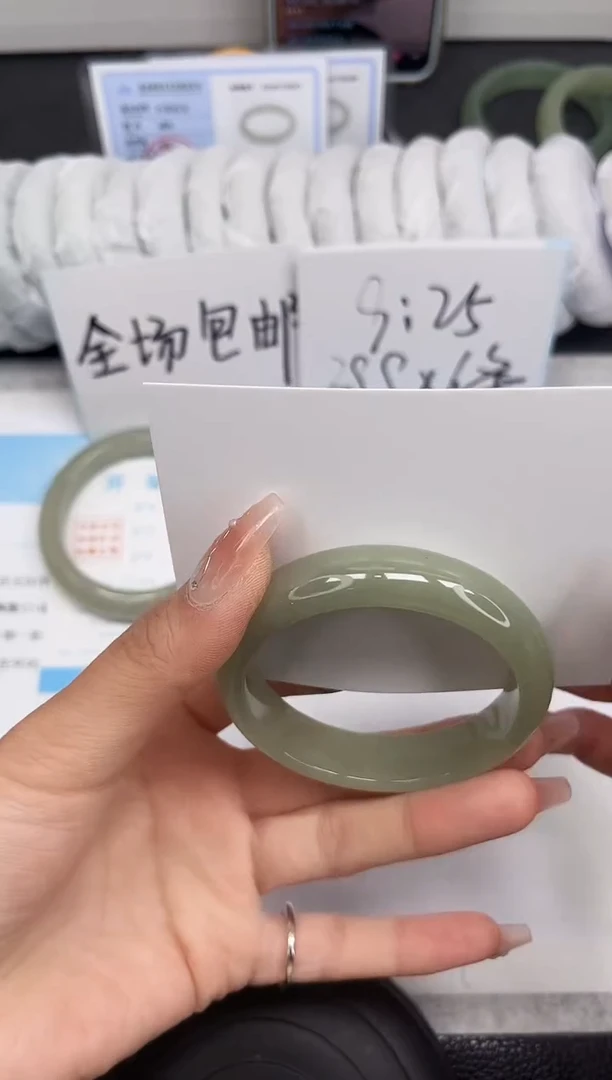 未镶嵌手镯石英质玉34-52.8