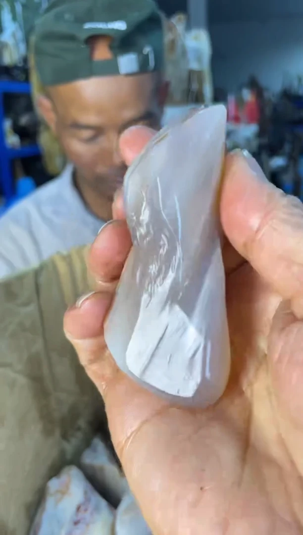 未镶嵌手把件硅化玉50