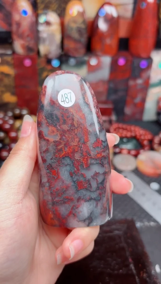 玉桂林鸡血玉印章摆件487