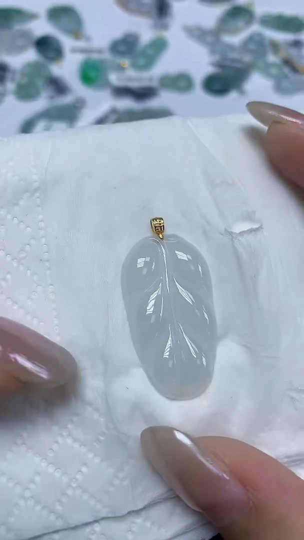 翡翠18K金镶嵌颈饰天然缅甸翡翠A货