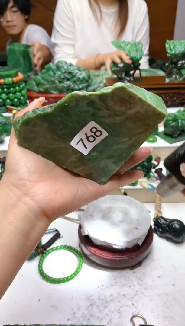 未镶嵌和田玉（碧玉）珠宝半成品1