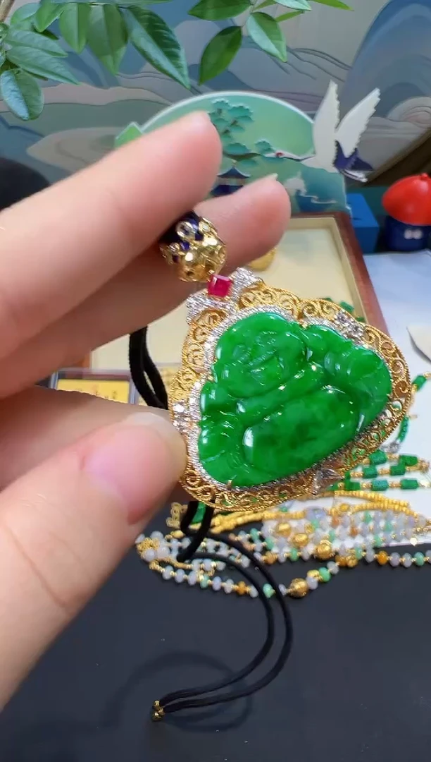 翡翠18K金镶嵌吊坠(不含链)吊坠