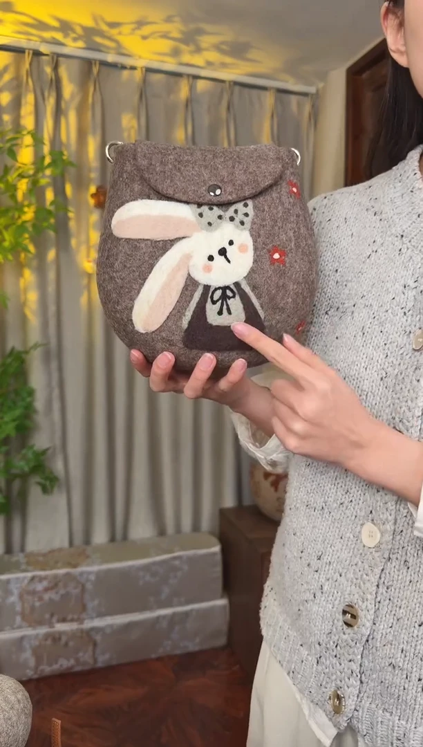 羊毛非遗羊毛毡包 蛋蛋包三花兔