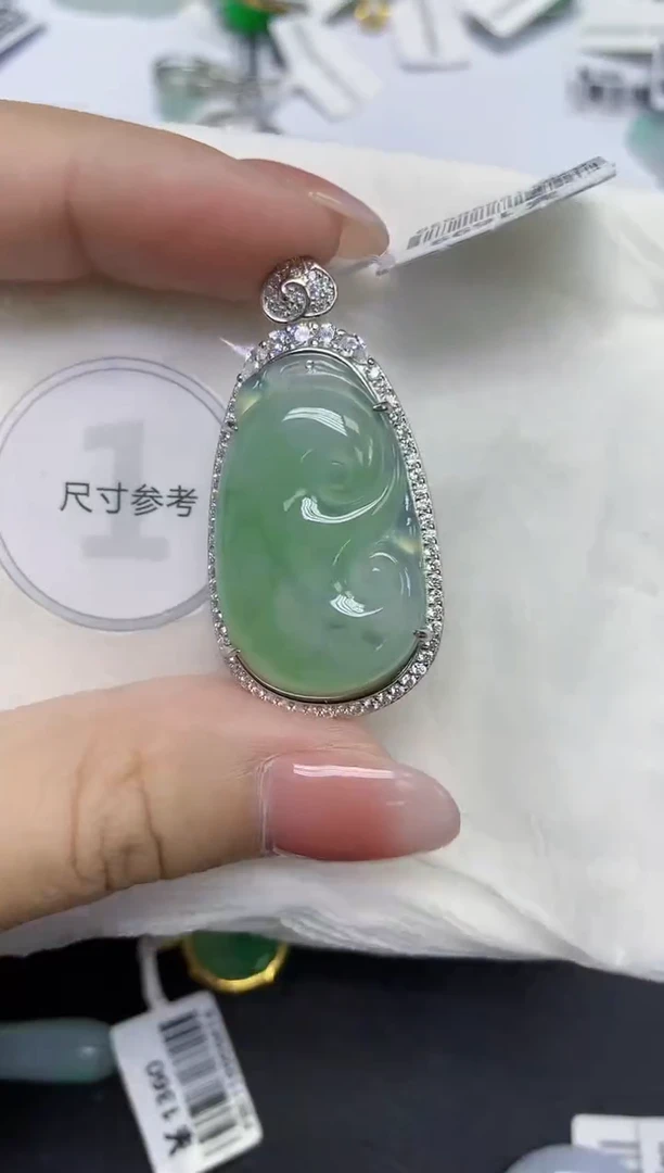 颈饰未镶嵌翡翠天然缅甸翡翠A货多样性发一件