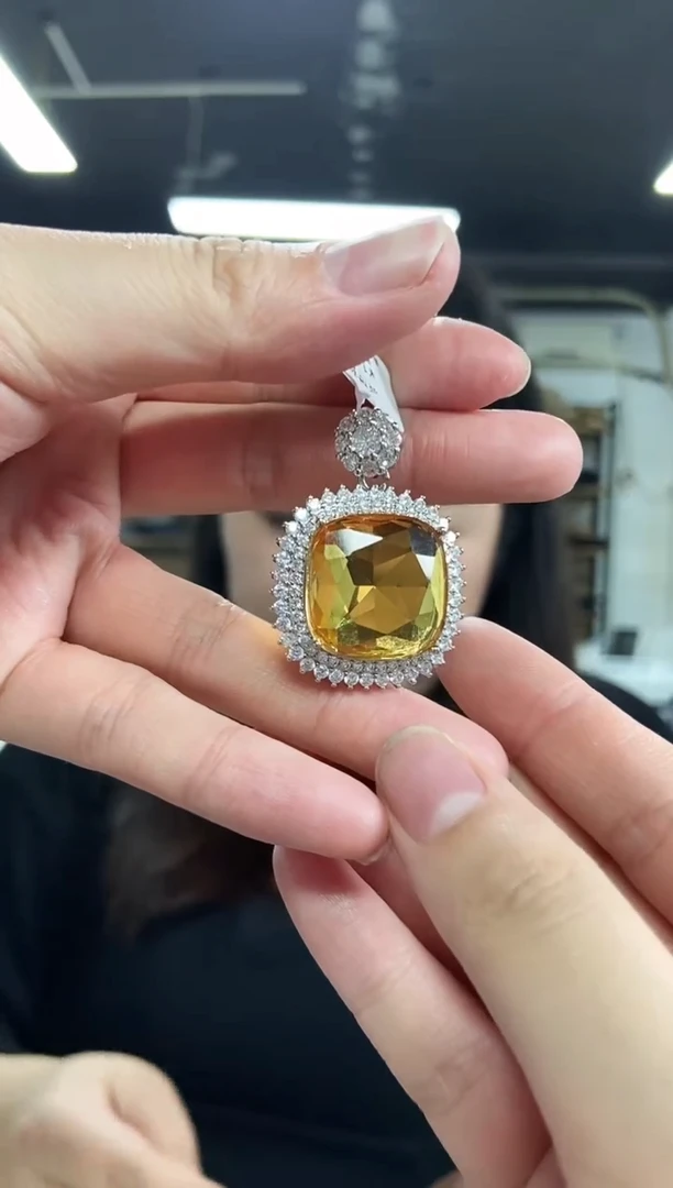 【闪购商品】水晶吊坠未镶嵌多样性发其一颜色微差