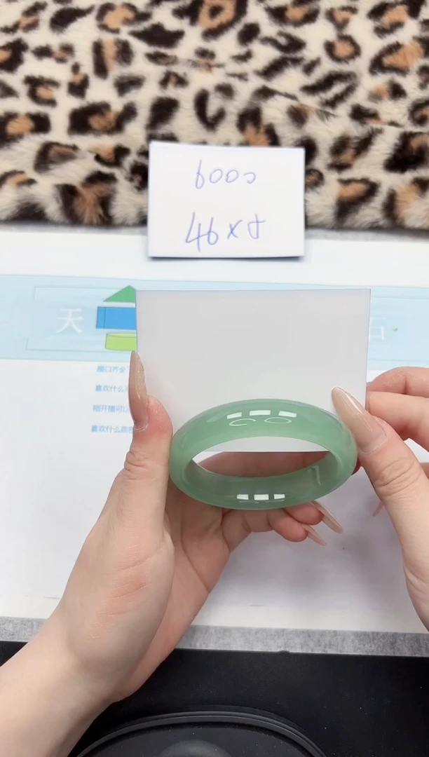 【闪购商品】石英质玉手镯未镶嵌155-56.2