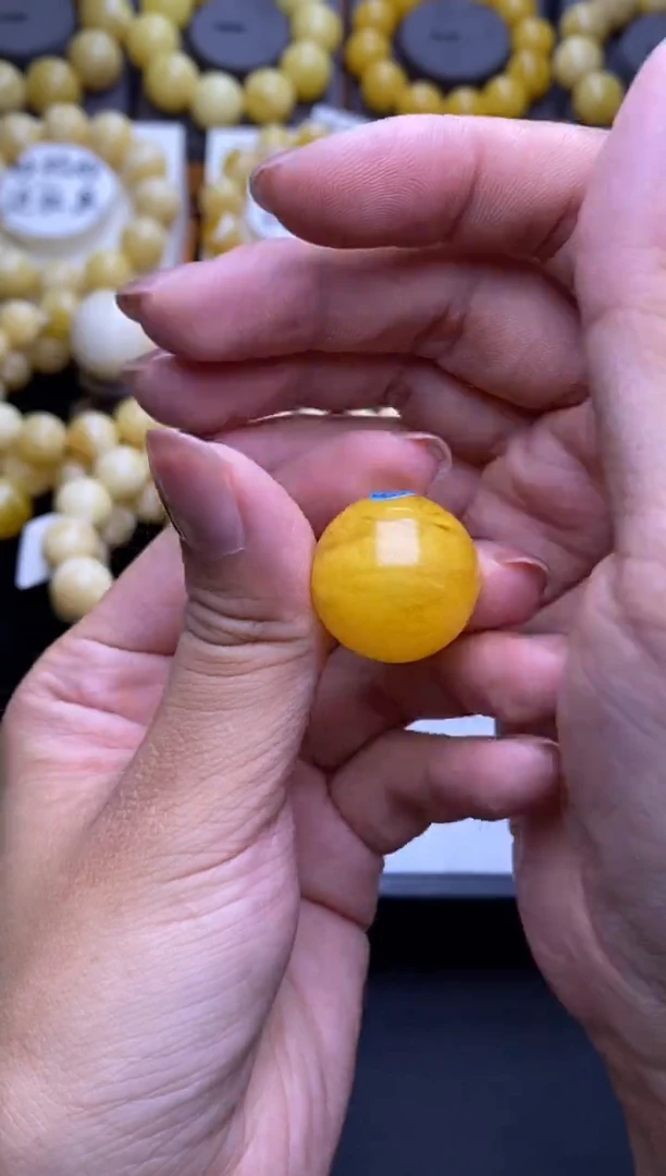 裸石琥珀未镶嵌22mm+大小姐珠宝8