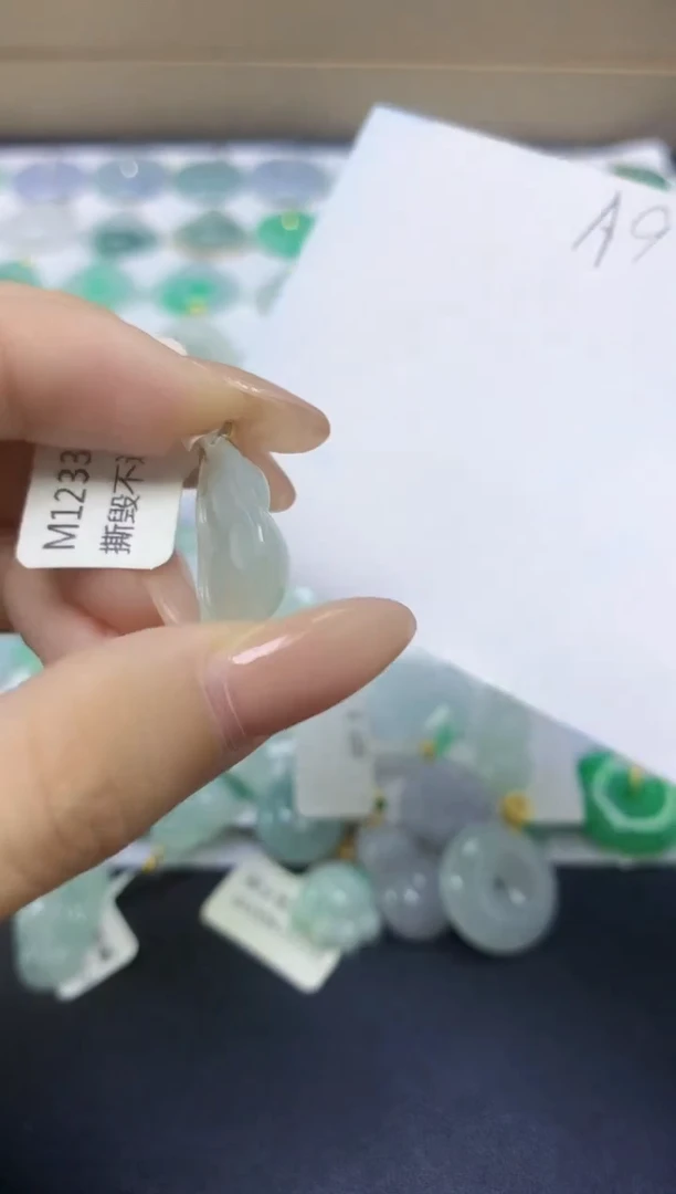 颈饰未镶嵌翡翠天然缅甸A货翡翠百元以上9元证书费自理