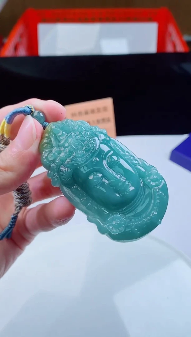 颈饰未镶嵌翡翠     ·