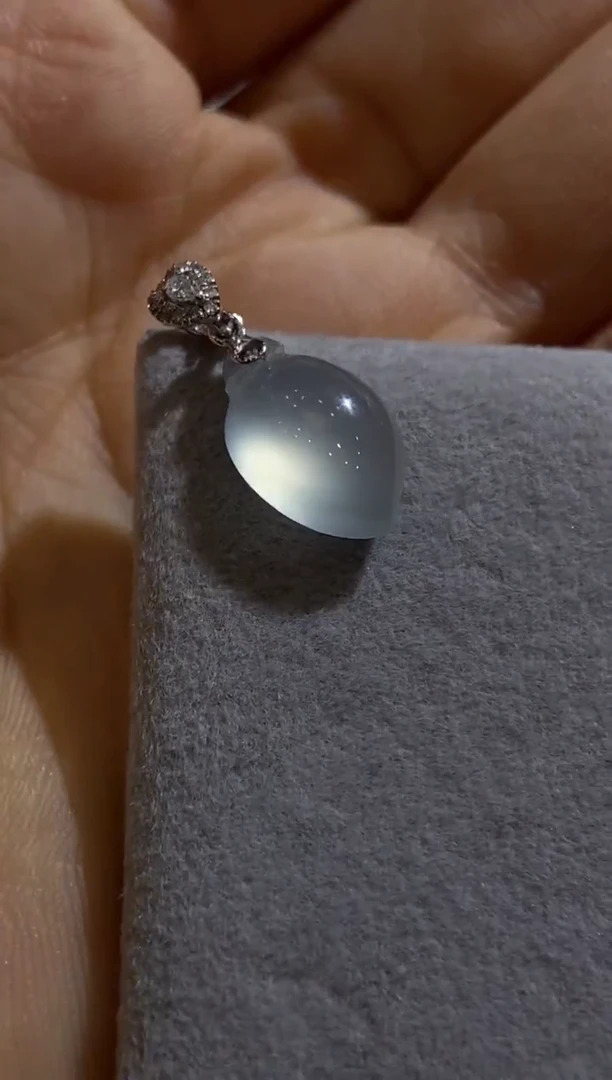 颈饰18K金镶嵌翡翠收到货48小时鉴赏期（超时不退不换）新年配饰