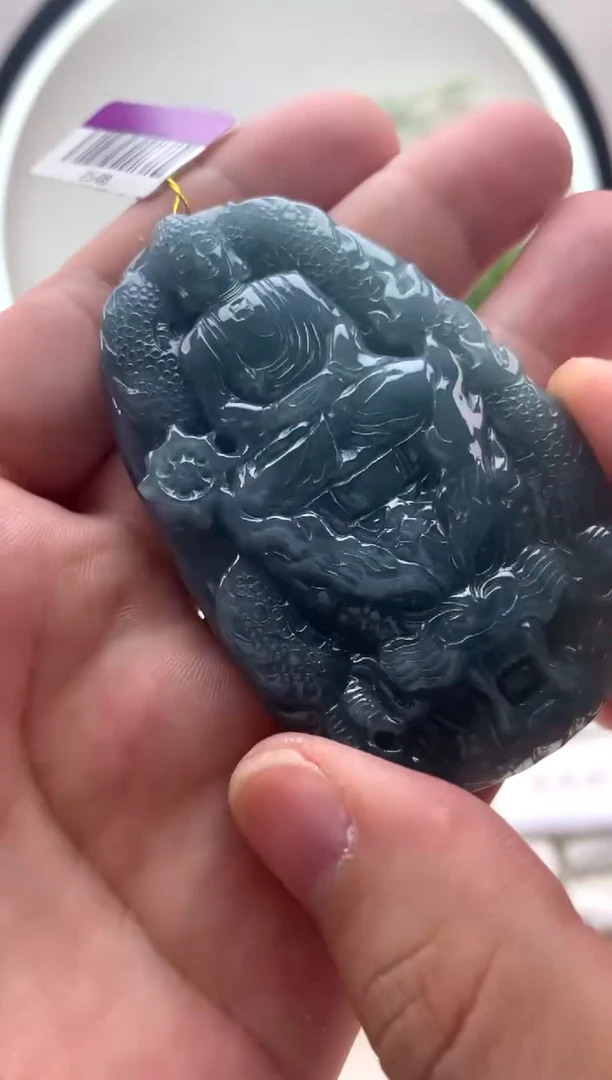 颈饰未镶嵌翡翠大日如来