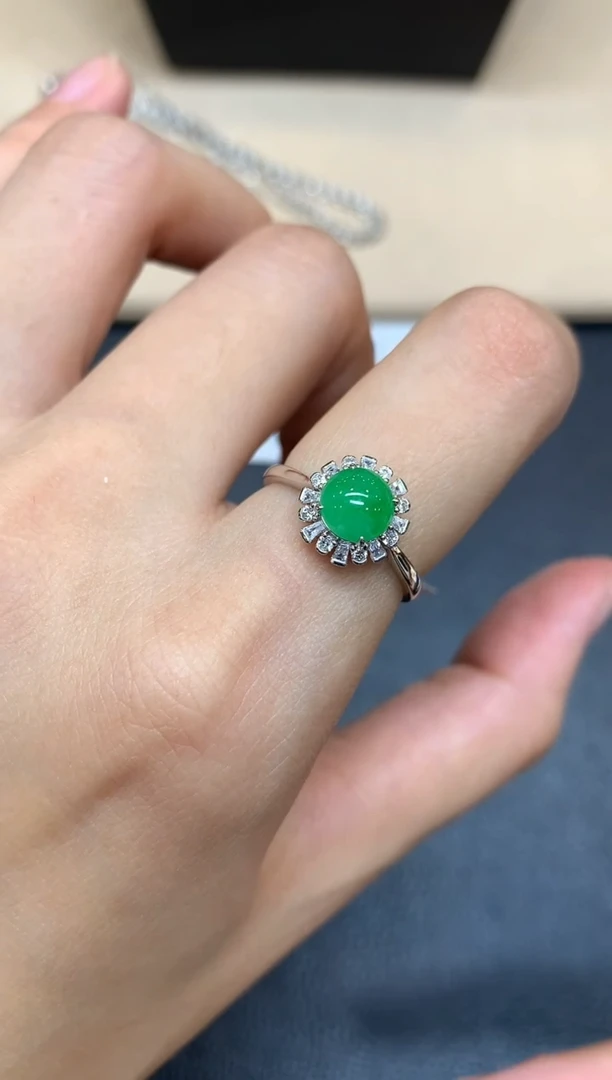 18K金镶嵌戒指翡翠蛋面【无服务费