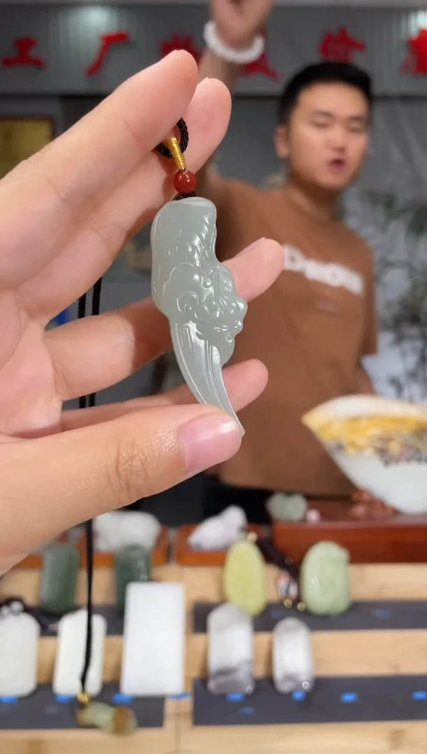 和田玉未镶嵌颈饰1