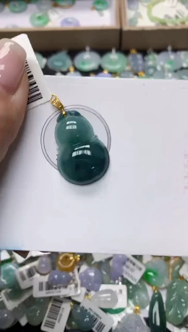 颈饰18K金镶嵌翡翠11111111111111