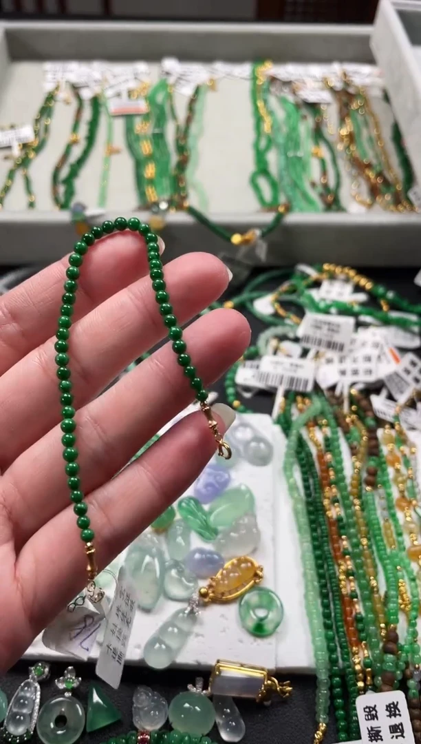 翡翠18K金镶嵌套链一条   MK138