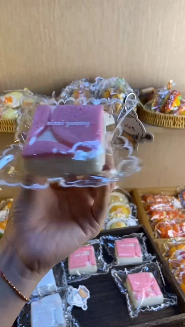 胶制草莓奥利奥方糕（薄脆袋子）