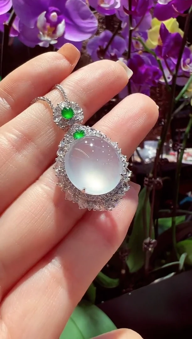 吊坠(赠链)18K金镶嵌翡翠翡翠吊坠