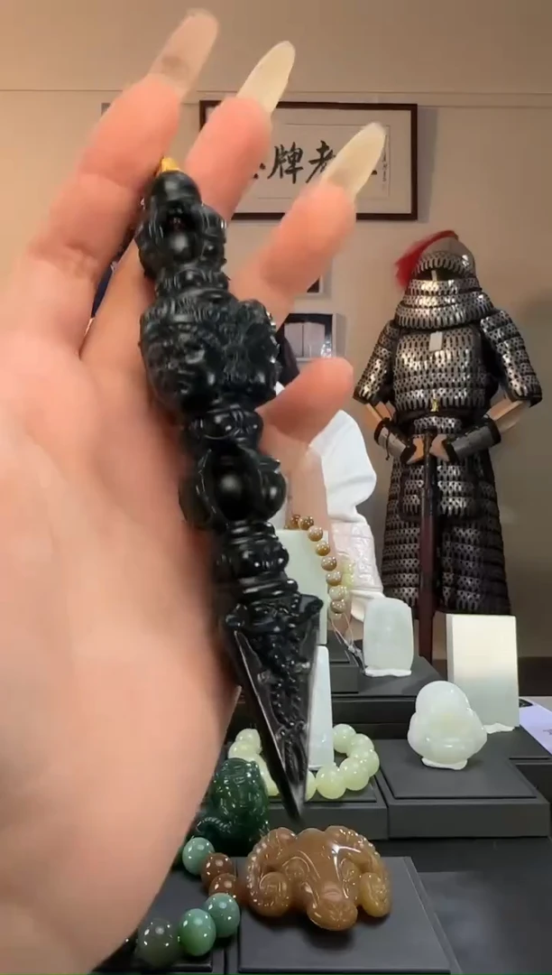 颈饰未镶嵌和田玉青玉金刚杵手把