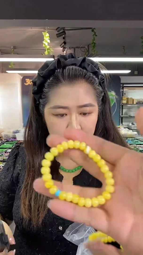 未镶嵌蜜蜡裸石多样性发其一颜色微差