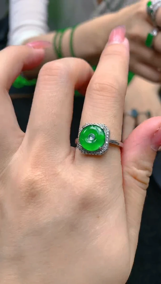 翡翠未镶嵌颈饰天然A货翡翠