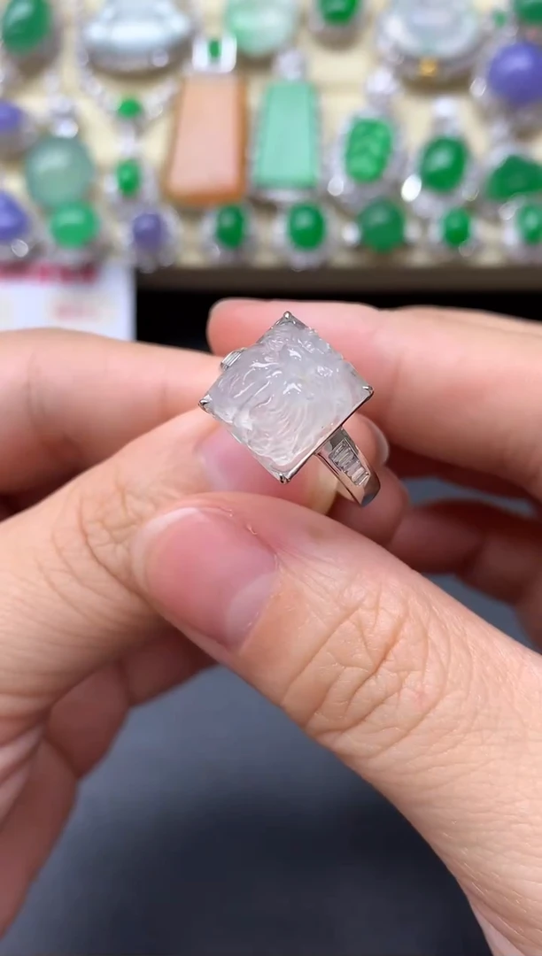 18K金镶嵌戒指翡翠125-中国好珍宝