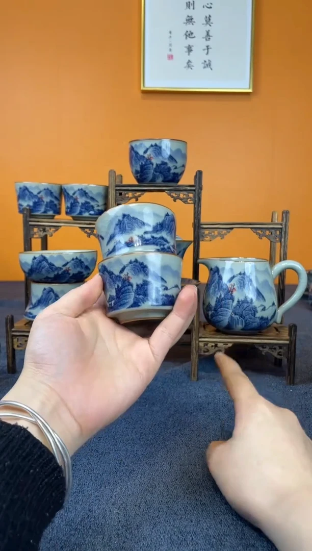 度景德镇釉里红8件套加2客杯