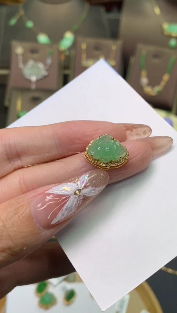 【闪购商品】翡翠颈饰18K金镶嵌净货11141