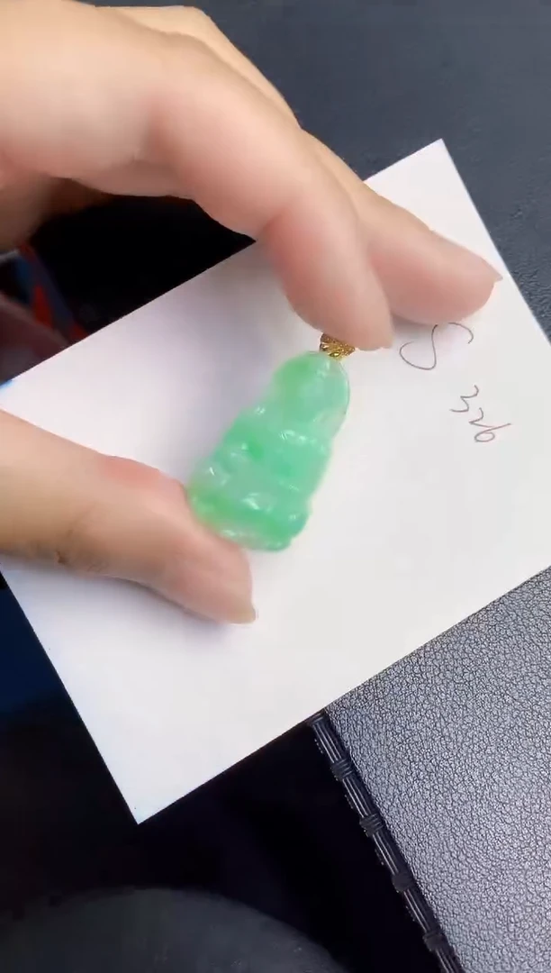 翡翠未镶嵌颈饰000000000