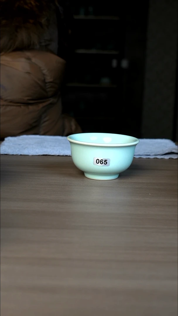 【闪购商品】杯065号天青压手杯一级开片