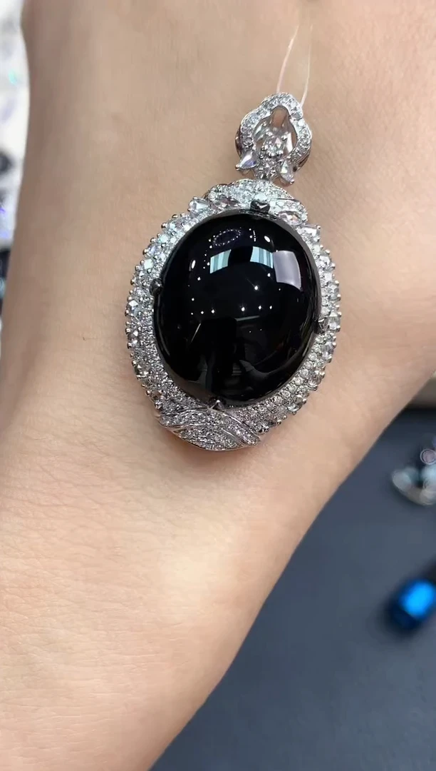 【闪购商品】翡翠吊坠(不含链)18K金镶嵌D100